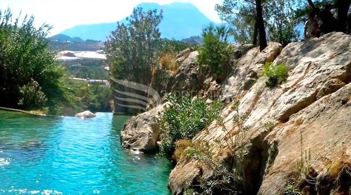 Amazing places to visit in Spain: Fuentes del Algar