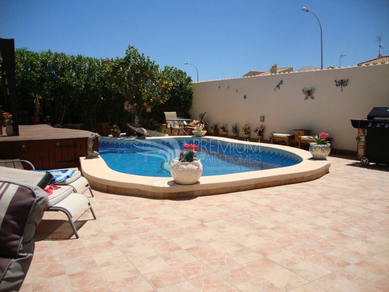 Resale - Villa - Orihuela Costa