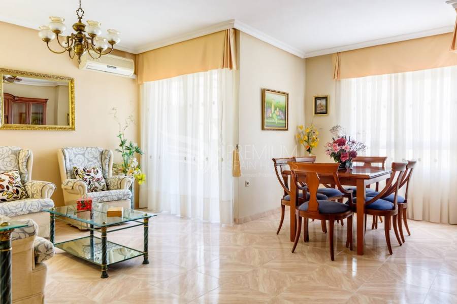 Resale - Apartment - Torrevieja - Centro