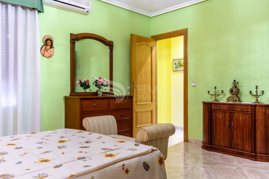 Resale - Apartment - Torrevieja - Centro