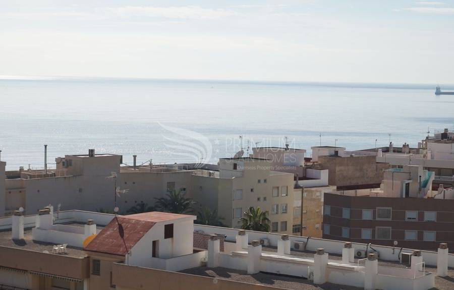 Resale - Apartment - Torrevieja - Playa De Los Locos