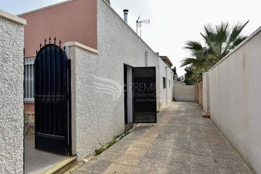 Sale - Villa - Orihuela Costa - Campoamor