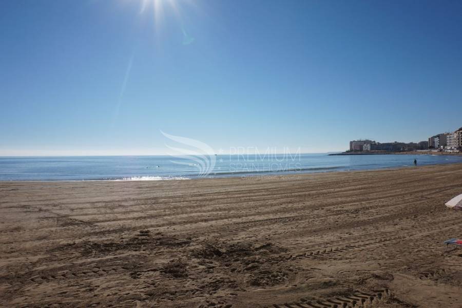 Resale - Apartment - Torrevieja - Playa De Los Locos