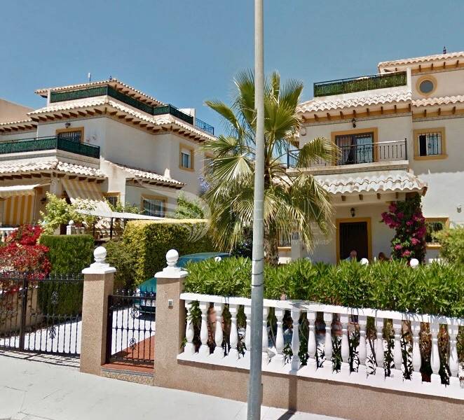 Resale - Villa - Orihuela - Villamartin