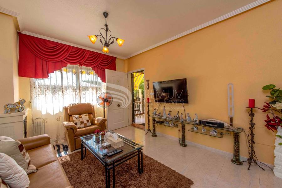 Resale - Villa - Orihuela - Villamartin