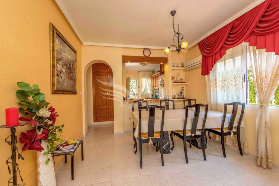 Sale - Villa - Orihuela - Villamartin