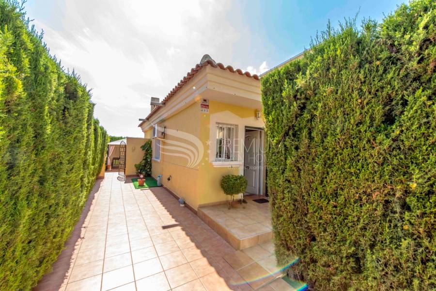 Resale - Villa - Orihuela - Villamartin