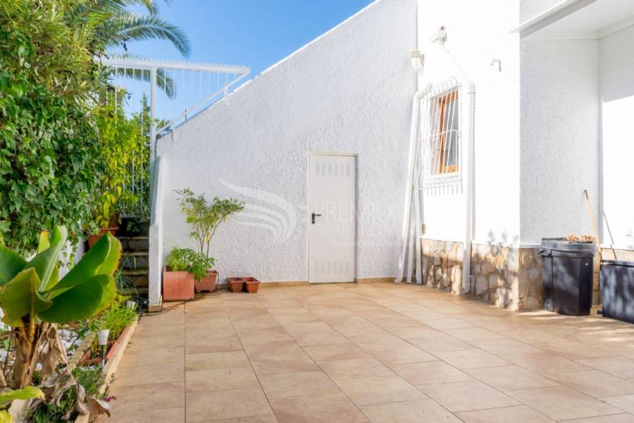 Resale - Villa - Torrevieja - El Chaparral