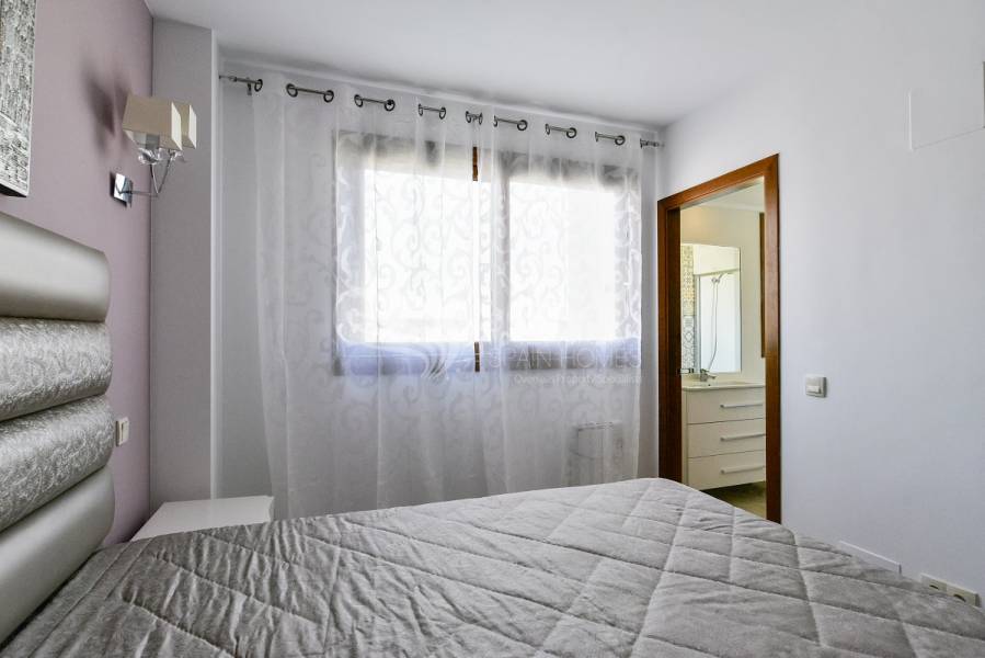 Resale - Apartment - Torrevieja - Punta Prima