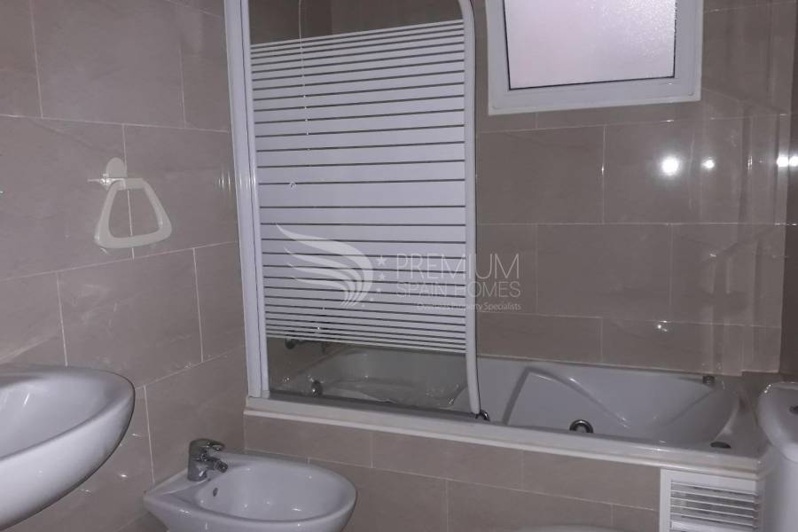 Resale - Apartment - Torrevieja - Centro