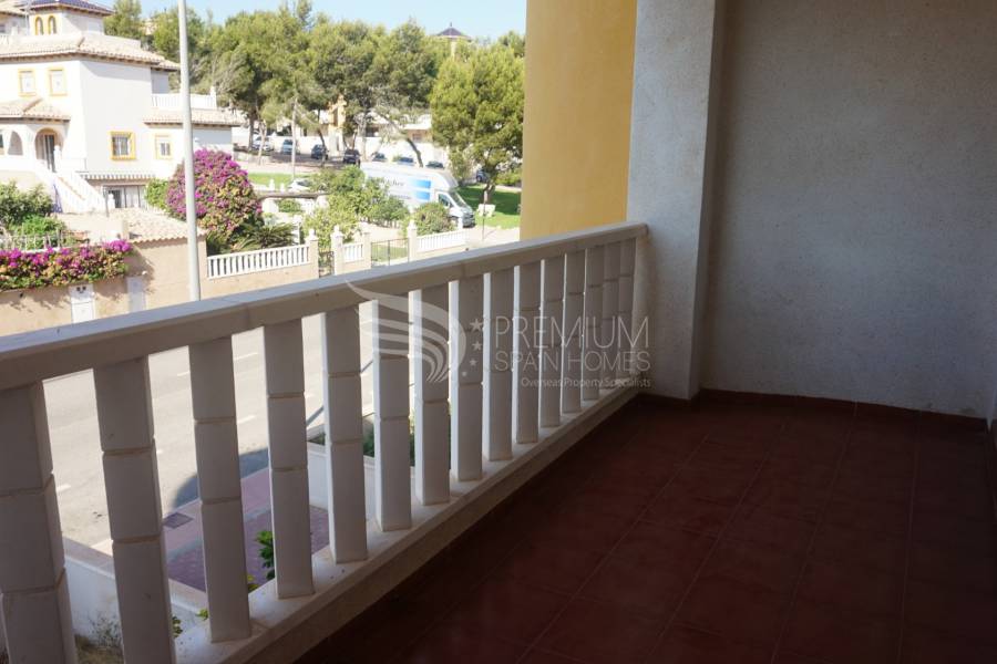 Resale - Apartment - Orihuela Costa - Villamartin