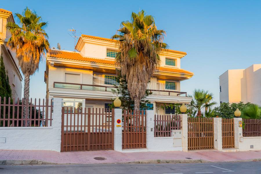 Resale - Semi-detached villa - Torrevieja - Torre Del Moro