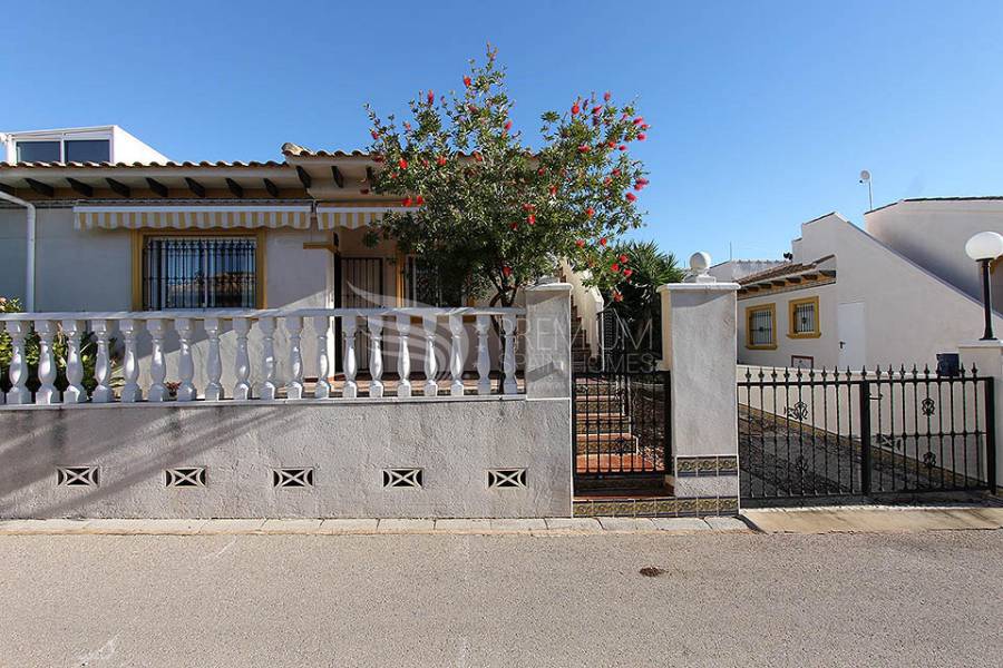 Sale - Bungalow - Orihuela - La Regia