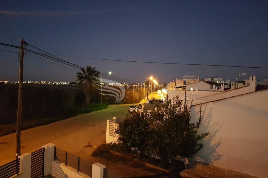 Sale - Bungalow - Torrevieja - Torretas