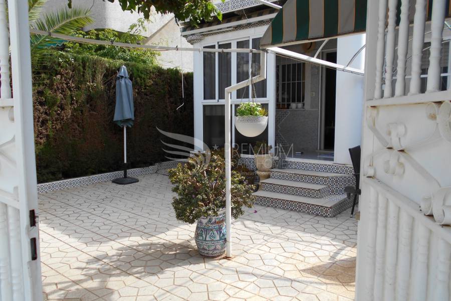 Sale - Bungalow - Torrevieja - La Siesta