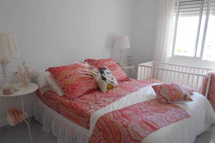 Sale - Bungalow - Torrevieja - La Siesta