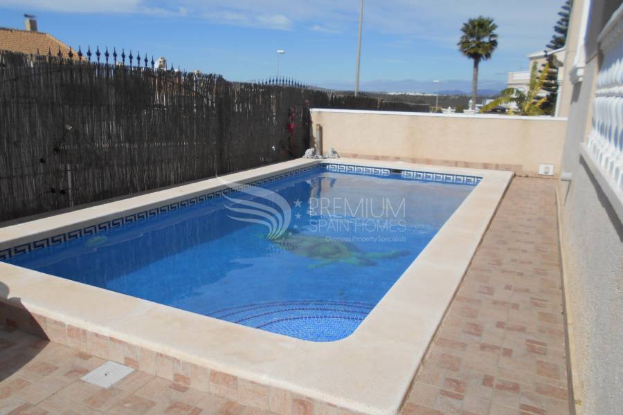 Sale - Villa - Los Altos