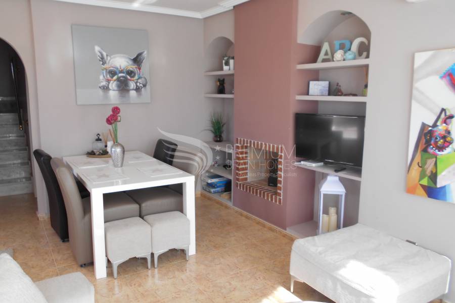 Resale - Villa - Los Altos