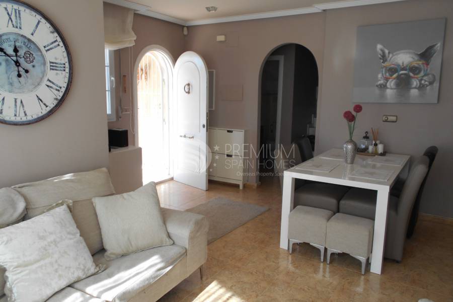 Resale - Villa - Los Altos