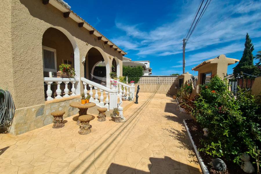 Sale - Villa - Los Balcones