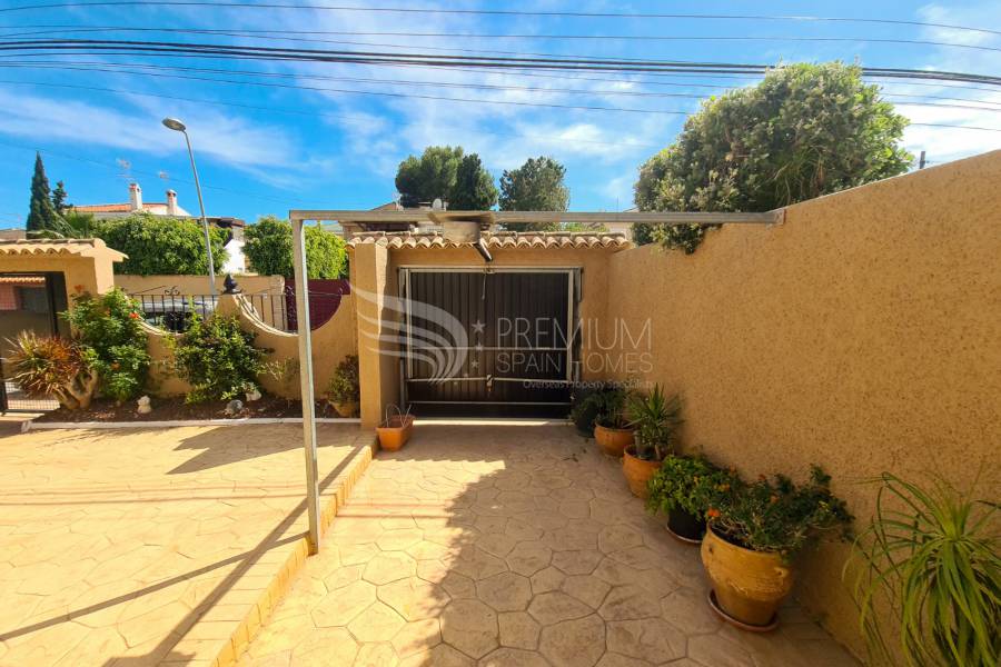 Resale - Villa - Los Balcones