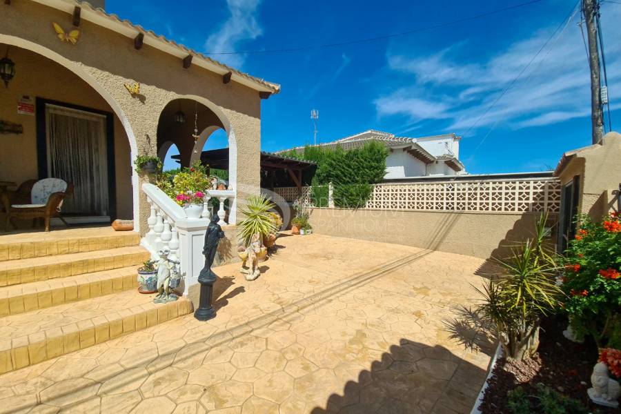 Resale - Villa - Los Balcones