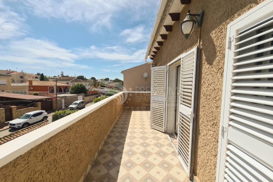 Resale - Villa - Los Balcones