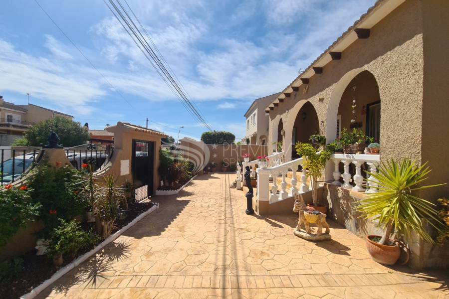 Resale - Villa - Los Balcones