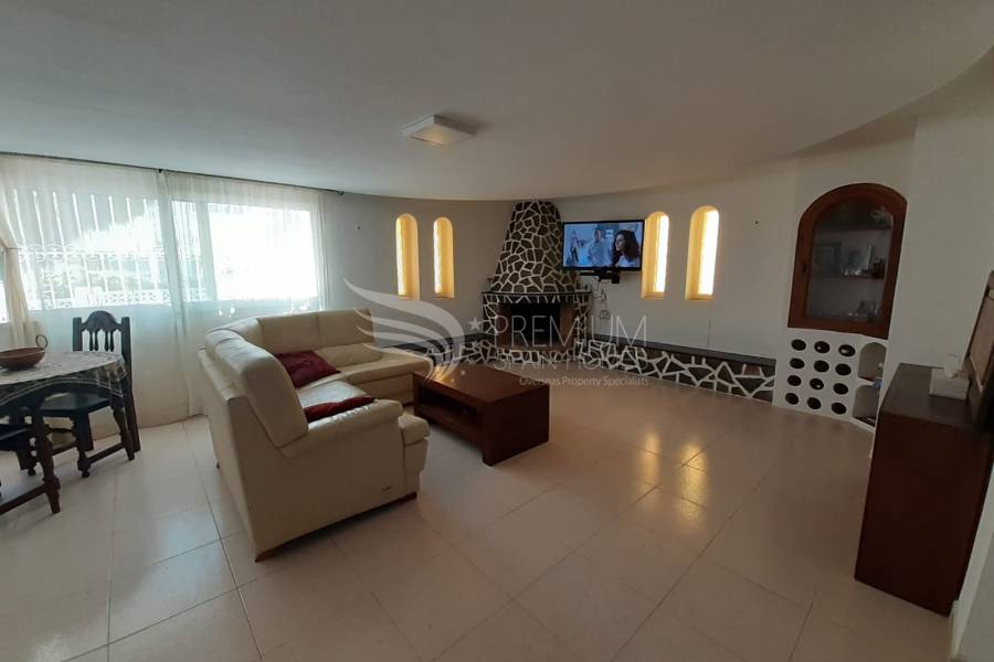 Resale - Semi-detached villa - Torrevieja - La Mata