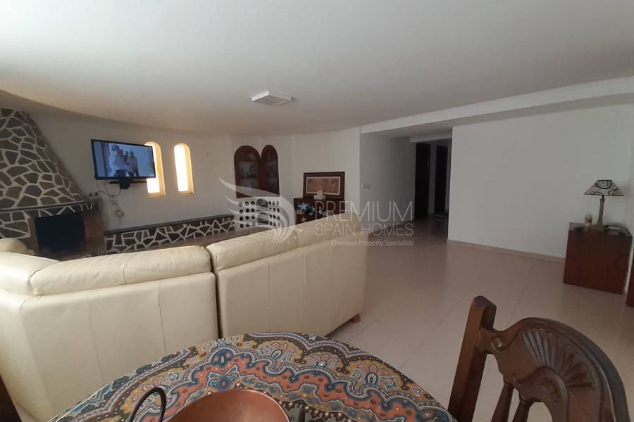 Sale - Semi-detached villa - Torrevieja - La Mata