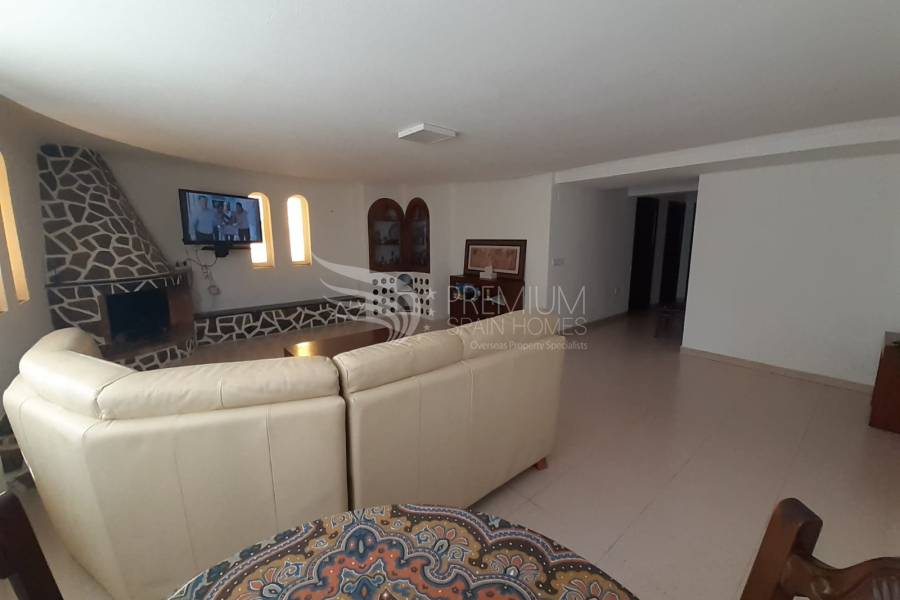 Sale - Semi-detached villa - Torrevieja - La Mata