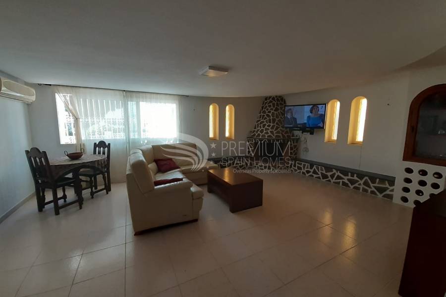 Resale - Semi-detached villa - Torrevieja - La Mata