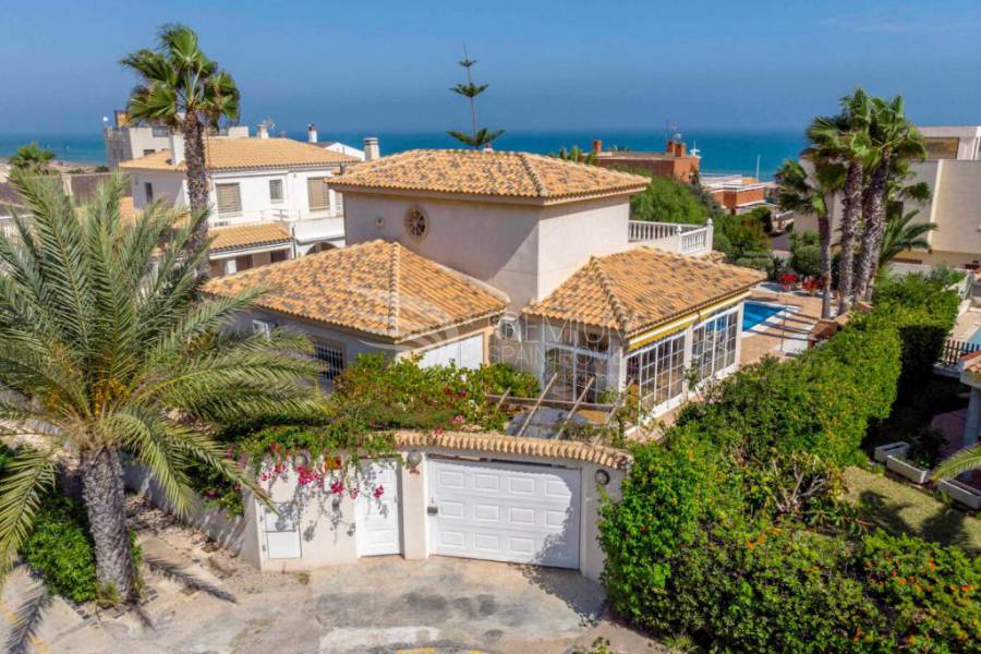 Sale - Villa - La Mata - Playa