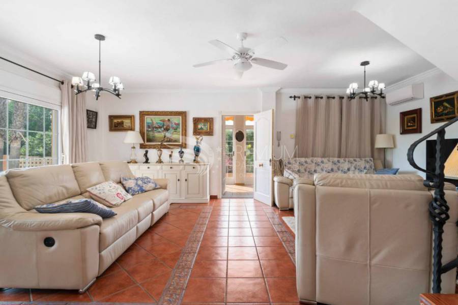 Resale - Villa - La Mata - Playa