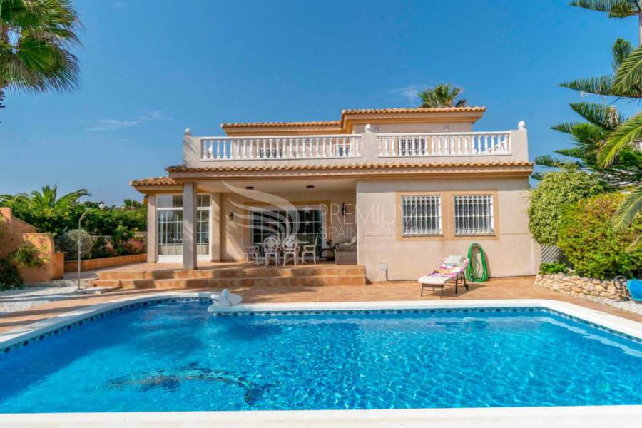 Resale - Villa - La Mata - Playa