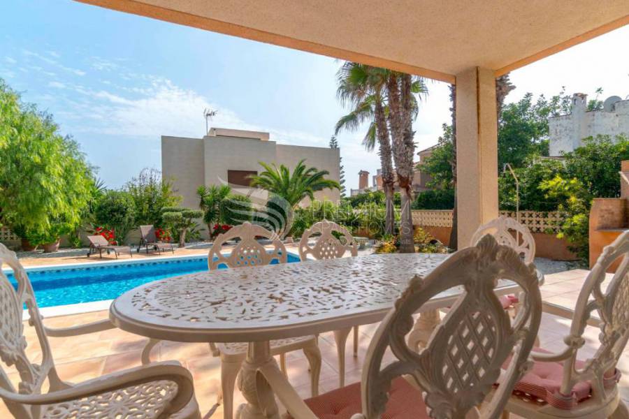 Resale - Villa - La Mata - Playa