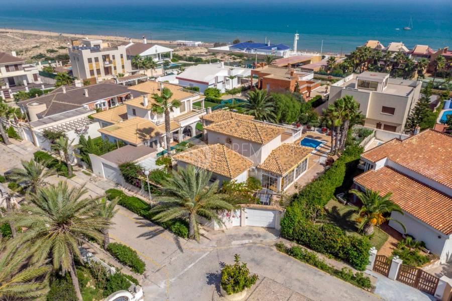 Sale - Villa - La Mata - Playa