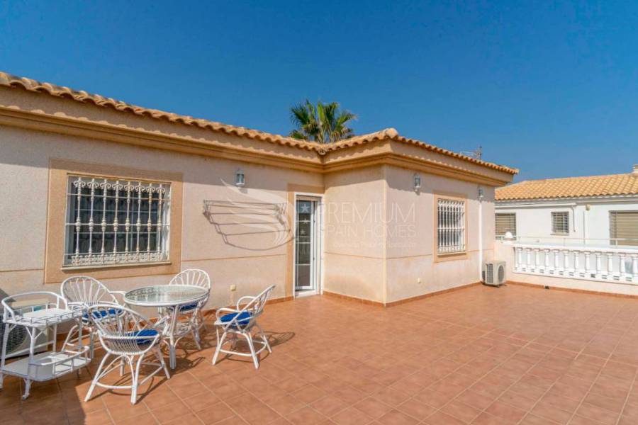 Resale - Villa - La Mata - Playa