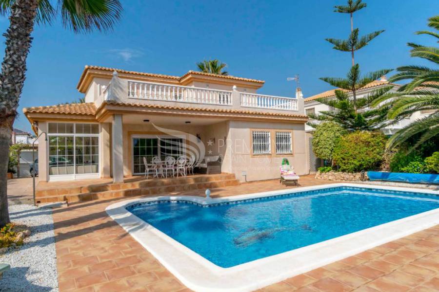 Sale - Villa - La Mata - Playa