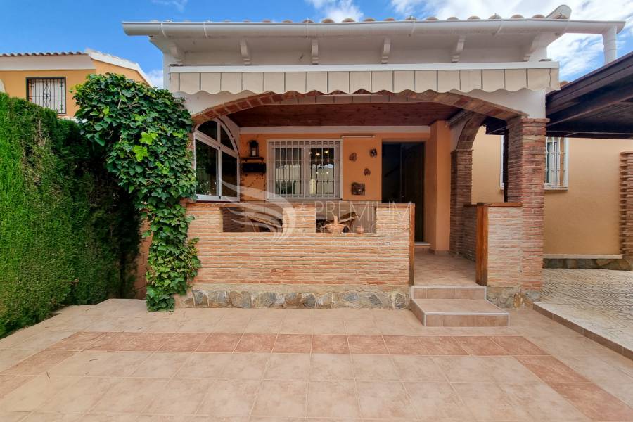 Resale - Villa - Torrevieja - Los Balcones