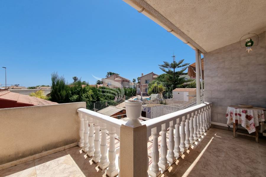 Sale - Townhouse - Torrevieja - Los Balcones